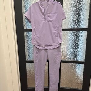 FIGS Lavender Scrub Set – Top & Pants Medium